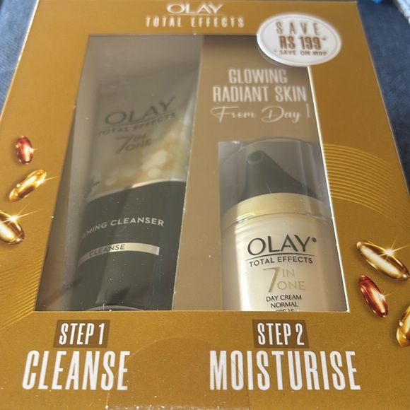 OLAY Total Effects Foaming Cleanser and 7-in-1 Day Cream wSPF 15 Beauty Set BNIB - Picture 4 of 11